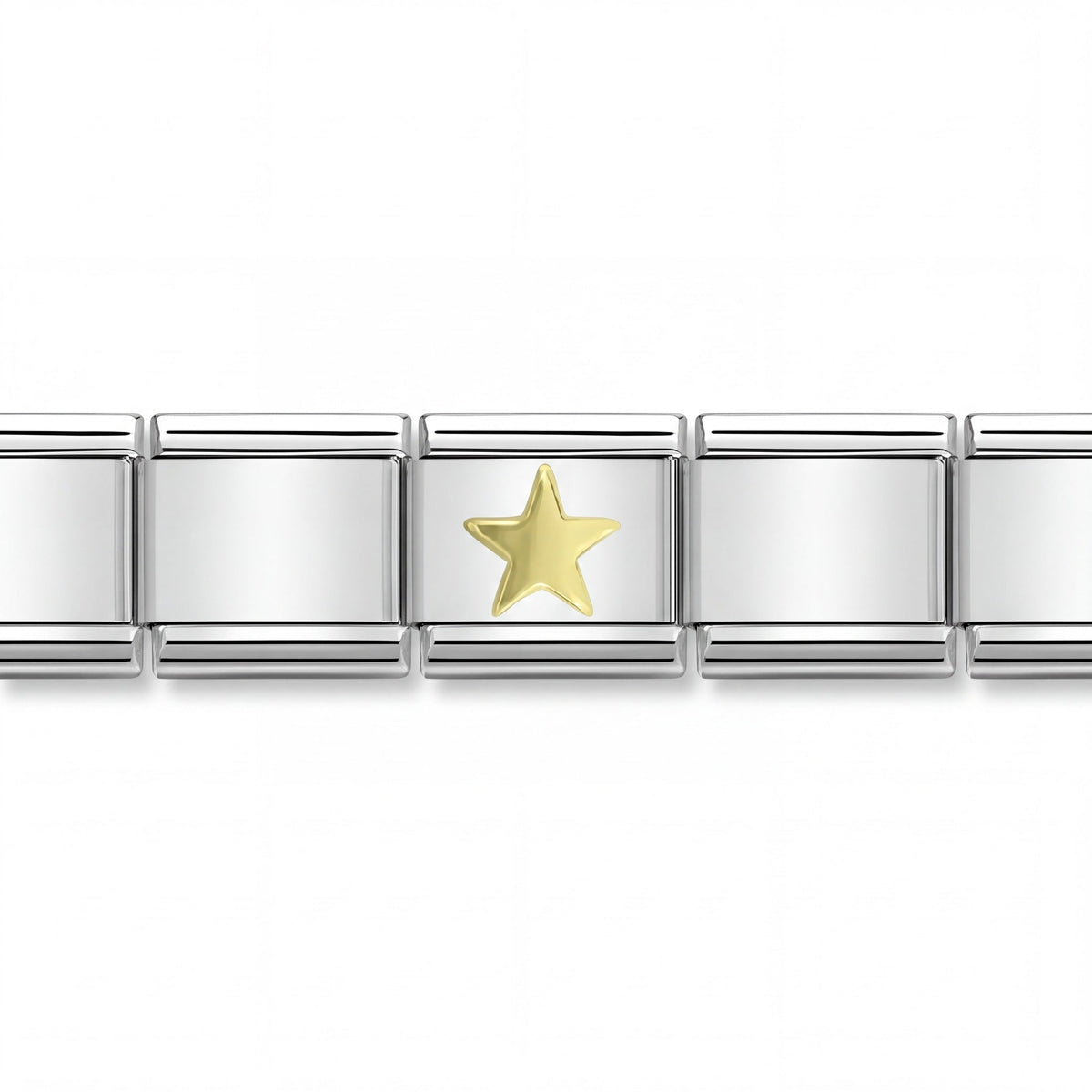 Charm Estrella Dorada (Plateado) en pulsera italiana de eslabones