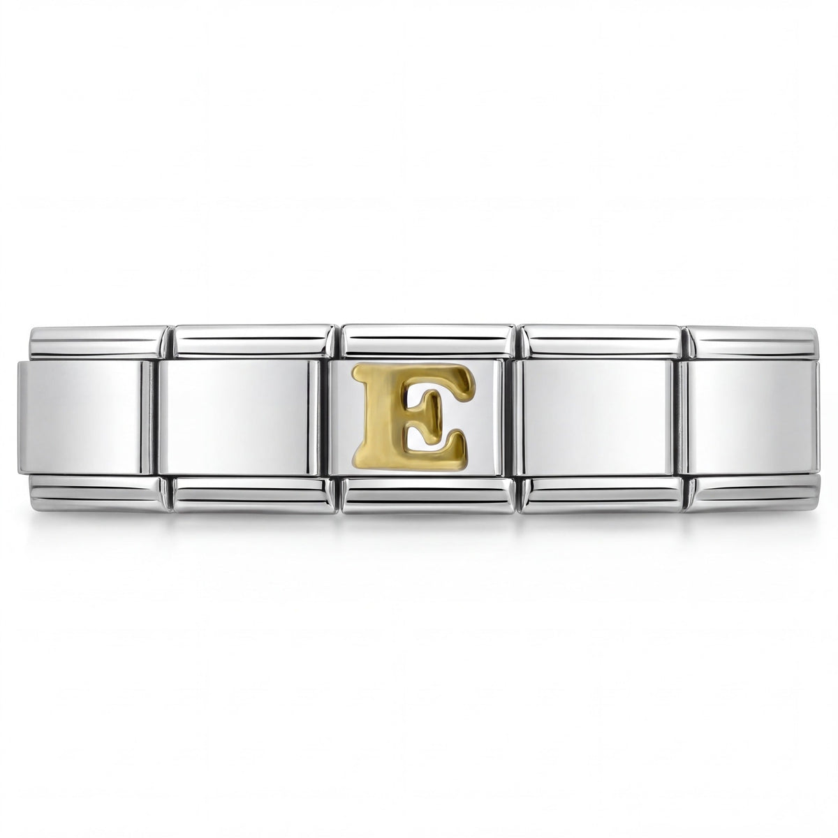 Charm Letra E (Plateado) en pulsera italiana de eslabones