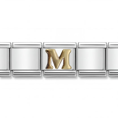 Charm Letra M (Plateado) en pulsera italiana de eslabones