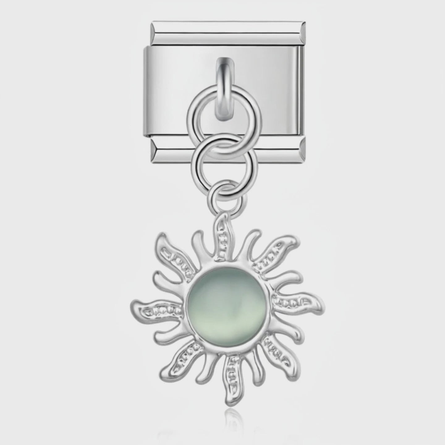 Video del Charm Sol Verde